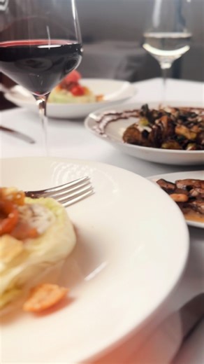 Sometimes you just need the perfect girls night at Mystic Lake 🍴🎶🛌👭 Book your stay 👉 https://bit.ly/3XvtLMC | Mystic Lake Casino Hotel