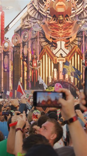 The legendary Frequencerz duo hit Defqon.1’s RED stage together for the very last time with one of their most immersive tracks. Open the sacred gateway, down into the unknown. #defqon1 | Defqon.1