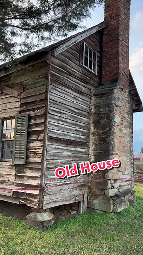 Exploring an Abandoned Cabin Before It's Destroyed