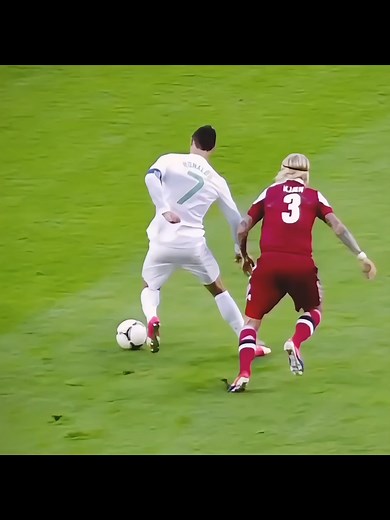 Cristiano Ronaldo Skills Showcase: The Best Dribbling Moments