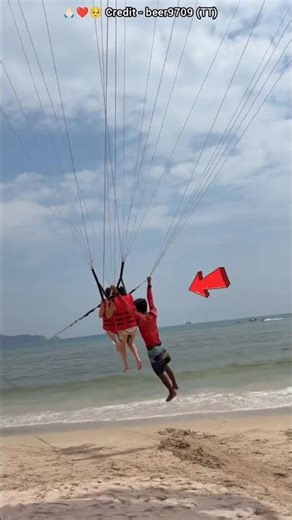 Paragliding Gone Wild: Instructor Forgot His Safety Gear?! 🪂😱🌊 #parasailing