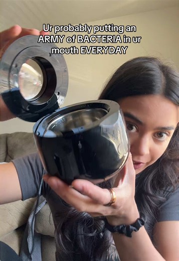 Stop brushing your retainers with a toothbrush #retainer #teethretainers #ultrasonicretainercleaner #oralhygiene #oralhygienetips #oralhygieneroutine #tiktokshoprestock