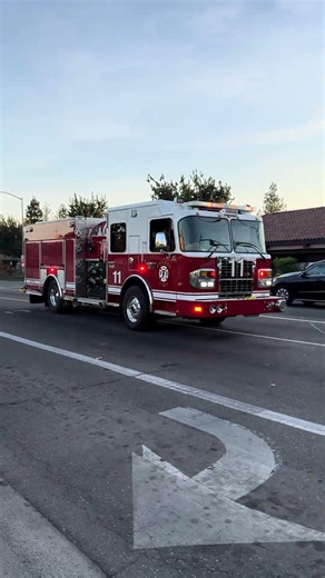 Fresno Fire Department (New) Engine 11 Responding code 3