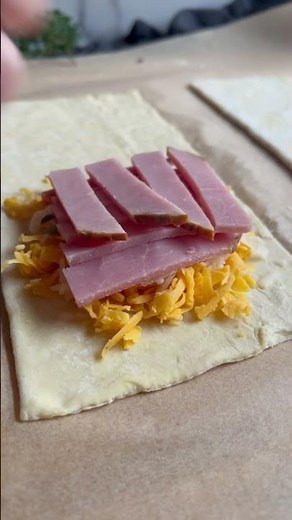Homemade Ham and Cheese Hot Pockets