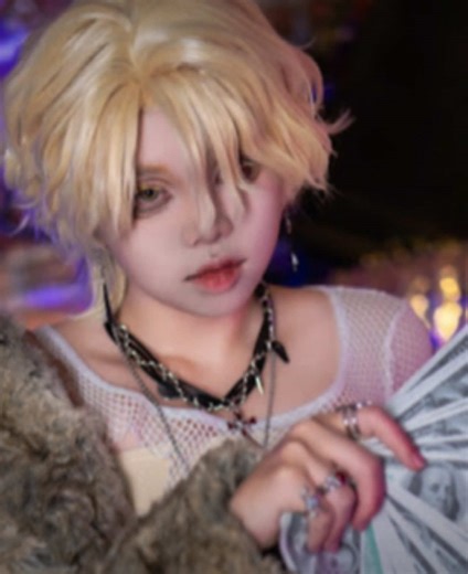 “ My saviour, beautiful lady, make me your god I can give you everything...... “ - Ruler of my heart #Luka #AlienStage #lukaalienstage #lukaalienstagecosplay #cosplay