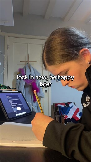 random sound 😭😭 #studytok #studytips #study #studymotivaton #fyp