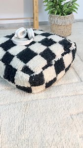 Blue and White Wool Ottoman | Handmade Pouf Decor | Handcrafted Moroccan Checkered Pouf - Etsy France