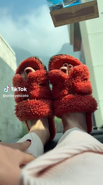 Moda y Belleza: Uñas y Pantuflas de Mujer con Priscy Escoto