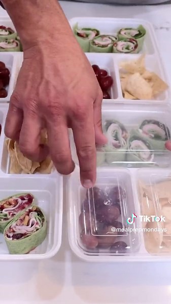 Thanksgiving Turkey Cranberry Pinwheels Recipe