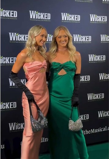 Our Perth Opening Night will forever be with us like a handprint on our hearts ✨💚 🎥 @PerthNow #Wicked #WickedInOz #WickedMusical #Musical #Theatre #MusicalTheatre #Perth #Glinda #Elphaba