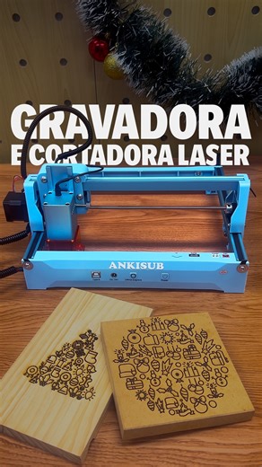 @mecolourdiy on Instagram: "Sabe quando você quer personalizar seus produtos de forma rápida, prática e com acabamento profissional? A Gravadora e Cortadora Laser é perfeita pra quem tá começando no artesanato, no DIY ou nas vendas criativas! 💙✨ Veja o passo a passo: 1️⃣ Ligue a máquina e conecte-a ao computador usando o cabo USB 2️⃣ Abra o software LaserGRBL e conecte com a máquina 3️⃣ Configure a sua arte e faça a centralização do laser no produto 4️⃣ Inicie a gravação e pronto! (⚠️ Important