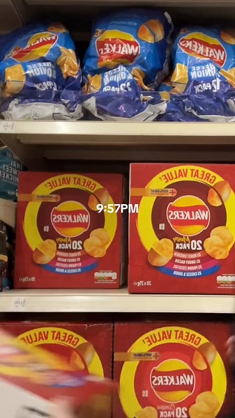 10 Hour Night Shift Vlog at 18 | Working in Retail