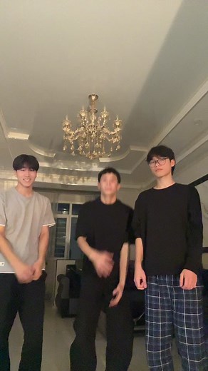 bandboy (@bandboy.4) - Synchronized Dance Routine by Bandboys and Erlan