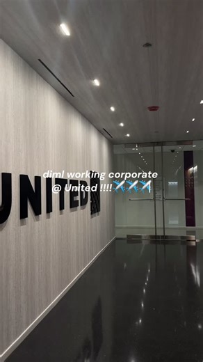 @karsuncorked on Instagram: "day in my life working on United’s menu design team epi 4 !!! Woo #united #corporate #chicago #travel #explore"