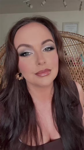 NEVER too much makeup?! #cooltonemakeup #makeupartist #mattemakeup #fy Foundation: @NARS Cosmetics Eyeshadow: @Morphe Cosmetics Brows: @e.l.f. Cosmetics UK @Fyne Cosmetics Lip Liner: @QCcosmetics Blush: @madebymitchelofficial Lip Oil: @Superdrug Powder: @rimmellondon Concealer: @MaybellineUK Inspired by @Sarah New