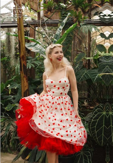 Some retro Valentine’s Day inspiration for you🤍 #valentinesday #valentinesdayoutfit #1950sfashion #datenight #partyoutfit