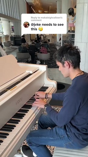 Replying to @makaleighcolleen day 2 of playing Golden Hour until @JVKE notices