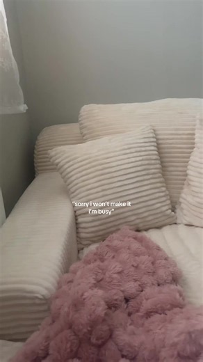 😬😬 #litbirdfurniture #loungechair #cosycorner #bedroomdecor #cosy naps