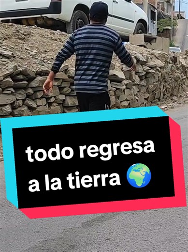 Las cáscaras de frutas y verduras 🍌🥭🥑🍎 no son basura 🚫🗑️, son alimento para la tierra 🌱🌍. Cuando regresan al suelo, activan el sistema natural de la Madre Tierra 🌎 (Gaia), aportando materia orgánica que nutre las raíces 🌳 y mejora la vida del suelo 🦠. Si además aplicamos microorganismos benéficos como los de la vitamina ANN 🧪🦠, aceleramos la descomposición, regeneramos el suelo y fortalecemos los árboles para que crezcan más verdes, fuertes y hermosos 🌳💚✨. No lo botes a la basura 
