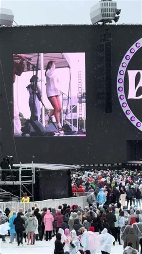 Awesome Irish band complete with traditional dancing, so cool! #biird #edsheeran #nzsummer