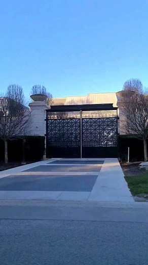 Drake's Huge Toronto Bridle Path Mansion House in North York North Toronto Ontario Canada #rapstar