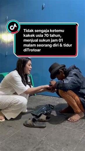 Seorang kakek berusaha -70 tahun berjualan sukun untuk menghidupi dirinya seorang diri… beliau berjualan dari jam 8 pagi sampai jam 1 malam masih banyak tersisa dagangannya… Ayo untuk teman2 masyarakat Purwakarta yang mau beli sukun murah dan segar di kakek saja alamatnya (di samping Bubur mang ono Jl Jend Sudirman pasar juma't depan dealer sentosa).. kita bantu kakek untuk melariskan dagangannya biar cepat pulang kerumahnya untuk istirahat 🥹🙏🏼 Jangan pernah lupa bersyukur ya 🥹🙏🏼😇 #dreviy