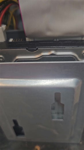 01-03-2026 Attempting to save a old PC Blown Capacitor. HDD is clicking. I dont think I can save this one. And the client thinks it Windows 98. Oh Dear Gawd. #ComputerGarageLLC https://dejubi.com | Computer Garage | Facebook