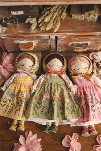 These beautiful spring dolls are looking for a new homes on my website! Welcome to my shop, guys ➡️ https://www.happylabtoys.com | Happylabtoys