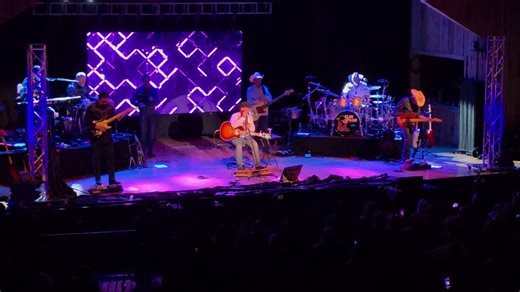 Clay Walker's Live Performance of 'Purple Rain'