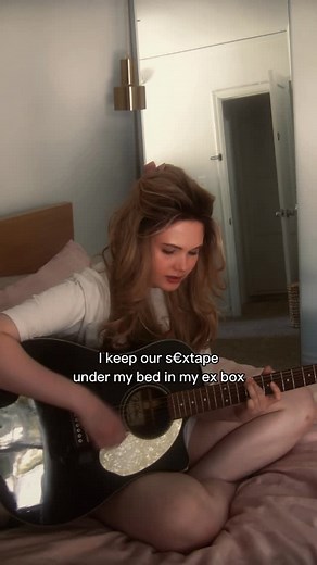 Anniina on Instagram: "DVD #originalsong #lyrics #singersongwriter #newmusic #originalmusic #songwriter #folk #ex"