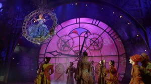 30K views · 738 reactions | “It is, it’s her! Glinda! We love you, Glindaaaaa!” | WICKED The Musical | Facebook