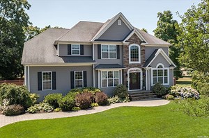 16 Jenna Ct, Kings Park, NY 11754 - MLS L3566331 - Coldwell Banker