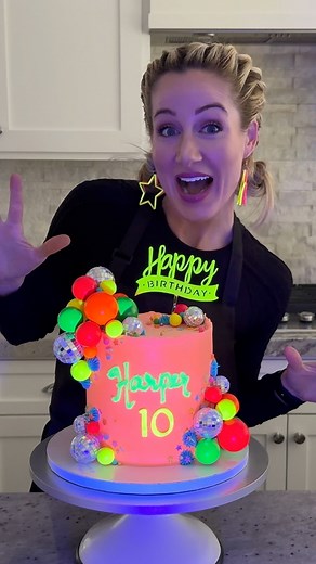 ✨🔥 THIS CAKE GLOWS IN THE DARK! 🔥✨You asked for the full process, so here it is—start to finish! This glow-in-the-dark neon cake is made with rich chocolate cake, silky chocolate fudge buttercream, and a vibrant neon outer layer using my edible neon petal dust. Just wait until you see it under black light! 👀💡Want to know what I used to make it glow? Link in comments below! 🎨✨Would you try this for your next party? Tag a friend who needs to see this! 👇💬 #amazonaffilate #GlowInTheDarkCake #