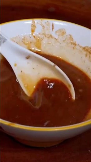 Home cooking, how to cook stir-fried spring onions in oyster sauce with scrambled eggs that are r...