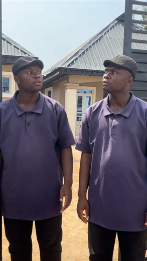 Identical Twins Navigating Pregnancy Challenges