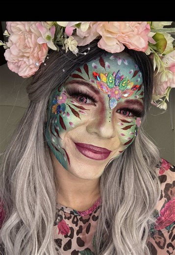 Maak een prachtige schminklook met tijgerstrepen