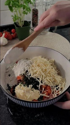 Chicken cutlets in 5 minutes, juicy with tomatoes and cheese