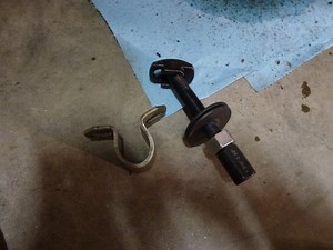 Dana 35 axle bearing replacement w/pics