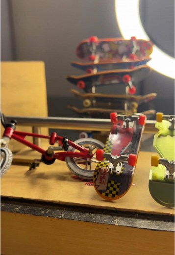 Tutorial de Skate con Dedos: Cómo Patinar con un Fingerboard