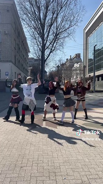 crazy u i a i version #fyp #coverdance #fouryou #dance #sigma #aplha #bellahadid #riizeis7 #lesserafim #crazy #sakura #eunchae #yunjin #kazuha #chaewon #betterlatethennever