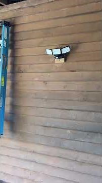 Battery Powered Motion Sensor Outdoor Lights, 1500LM Flood Lights, IP65 🔗⬇️❤️