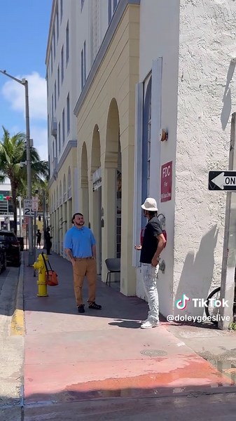 Hilarious Black Prank Video with Unexpected Reactions