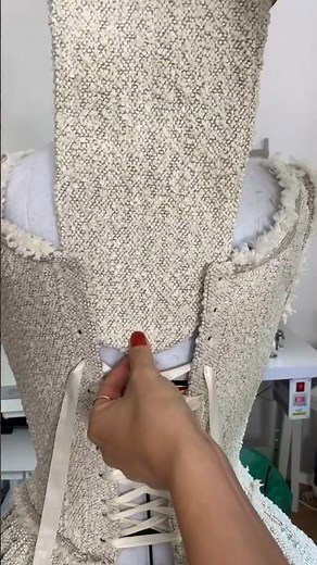 Ever had this issue? Make an easy modesty panel to remove the gab between the lace up! #sewing