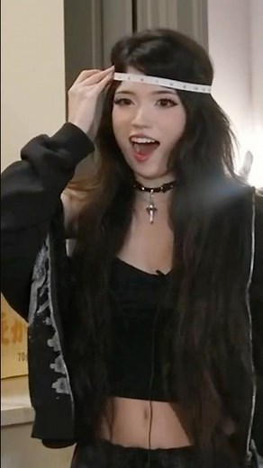 Emiru Measures Her Head for the First Time