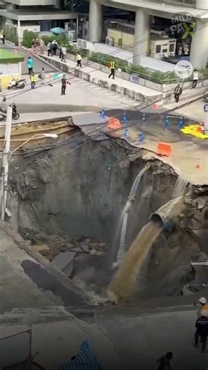 How Did Bangkok’s Road Collapse Into a 50m Deep Sinkhole 😱🚗💥