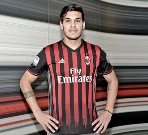 ミランの「謎の新戦力」、グスタボ・ゴメスとは何者か？