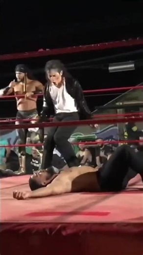 MICHAEL JACKSON FIGHTING 😂Michael Jackson peleando 😅