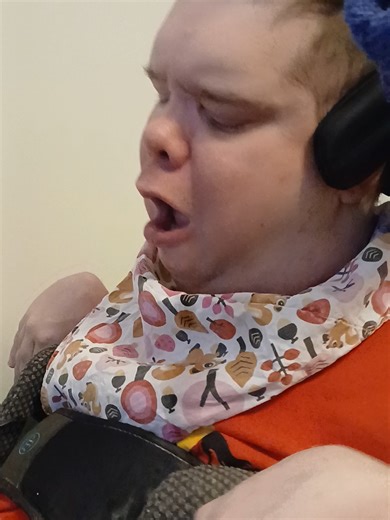 Tämä lähetys on historiallisen pitkä. Tässä muistellaan mitä vuoden aikana on tapahtunut. Loppupuolella tulee ajankohtasempi asia, kun Popedan jakso tulee uusintana. Tämä on uudenvuoden spesiaalilähetys. En tiedä tuleeko toista tämmöistä ikinä koskaan. https://youtu.be/CWs-KRXBDE8 #nikkeshow