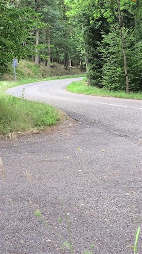 Honda CB650R amazing Akrapovic sound 勞 #cb650r #akrapovic #sound #trending #viral #viralvideoシ #viralreelsfacebook #viralreelsシ #fypシ #reels | Gamblin | Facebook