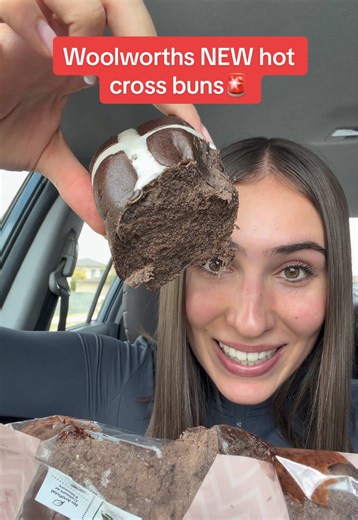 Nothing better than a Woolies mudcake 🤝 #fyp #sydneyeats #sydneyfood #woolworths #hotcrossbuns @Woolworths_au